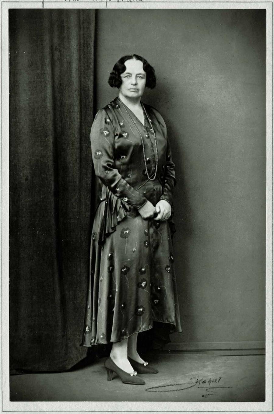 Agnes Henningsen. Foto af Gyldendals Billedbibliotek
